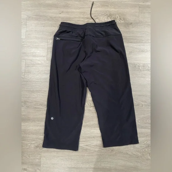 Lululemon Ultra Light Cropped Pull‎ On Athletic Pants - Picture 5 of 6